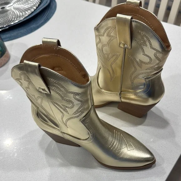 Soda Gold Heeled Boots with Western Flair - Picture 5 of 5
